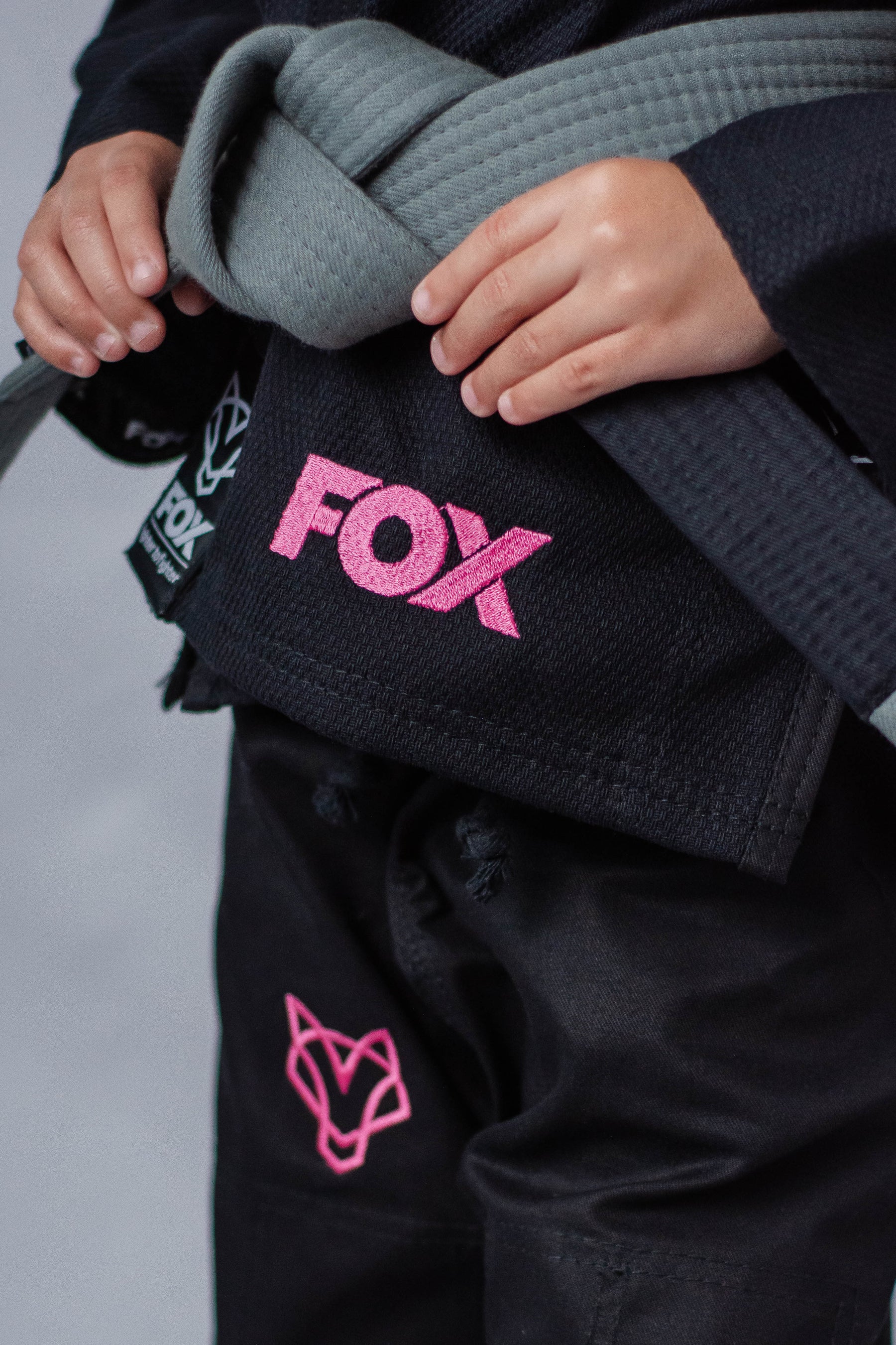Kimono Feminino Kids Fox™ - Preto com logo Rosa
