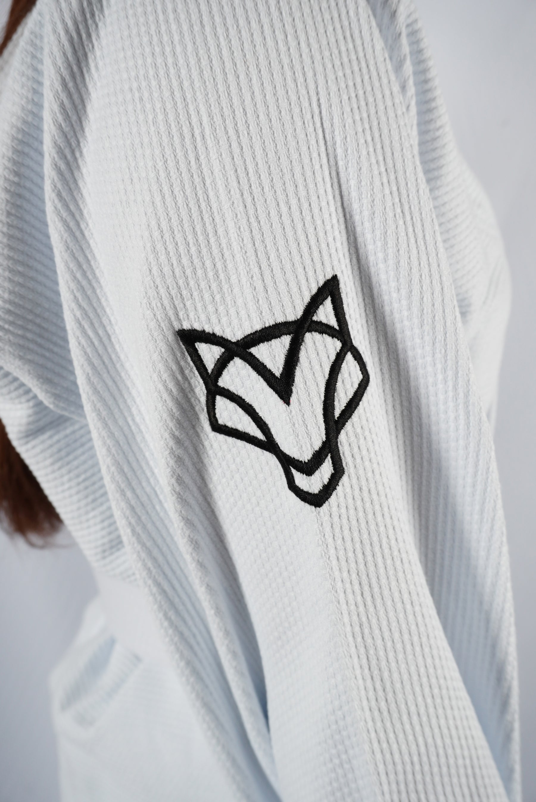 Kimono Trançado Jiu-jitsu Feminino Fox - Branco com preto