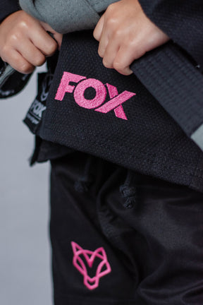 Kimono Feminino Kids Fox™ - Preto com logo Rosa